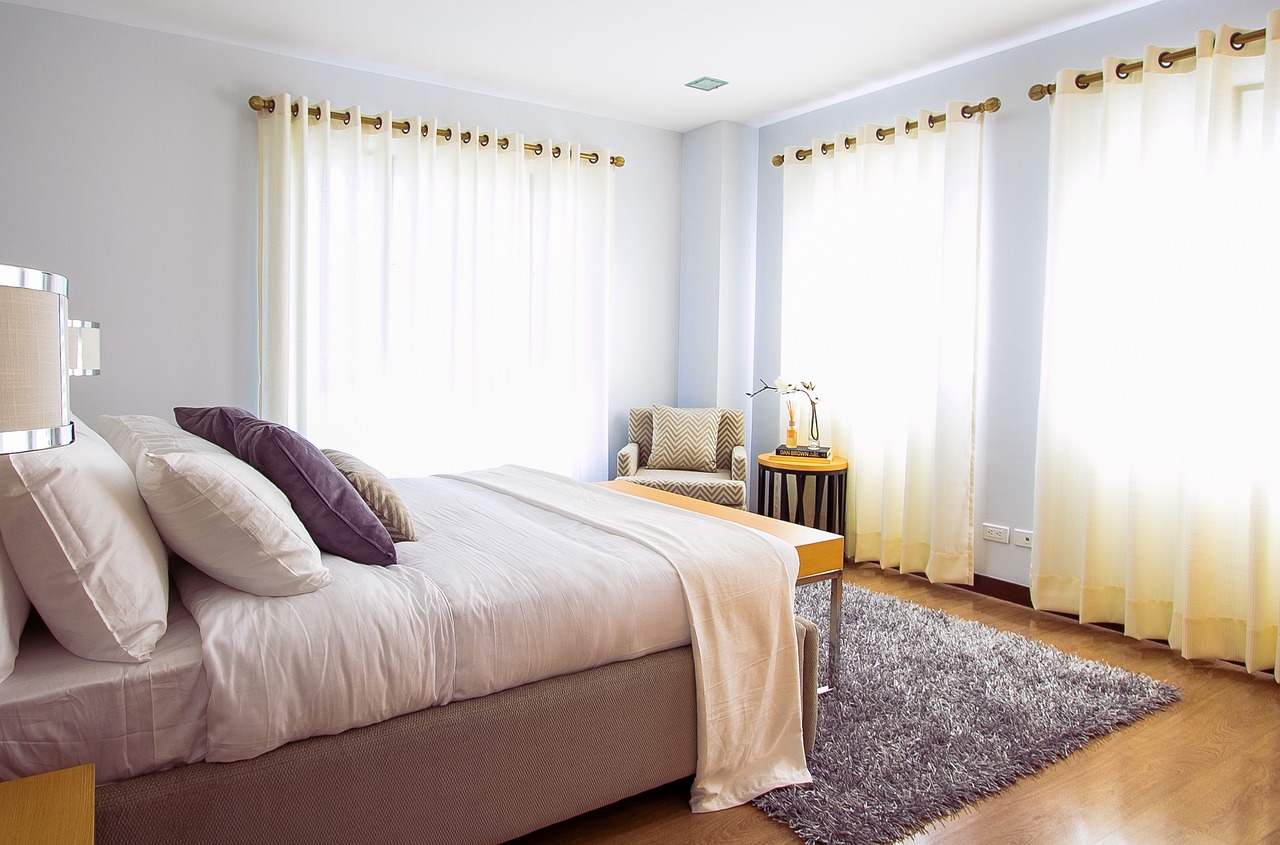 Wybór dywanu do pokoju: Stwórz wyjątkową atmosferę i komfort w swoim wnętrzu