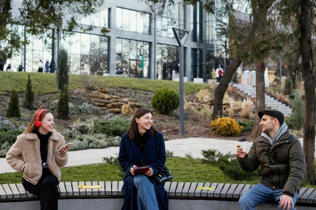 Jak nowoczesne osiedla łączą naturę z miejskimi udogodnieniami dla komfortu mieszkańców