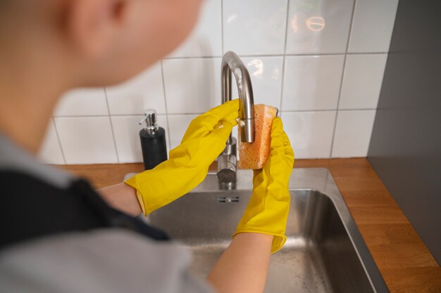 Jak skutecznie stosować środki do udrażniania rur w hotelach i restauracjach?